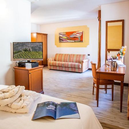 Crabun Hotel Pont-Saint-Martin Exteriör bild