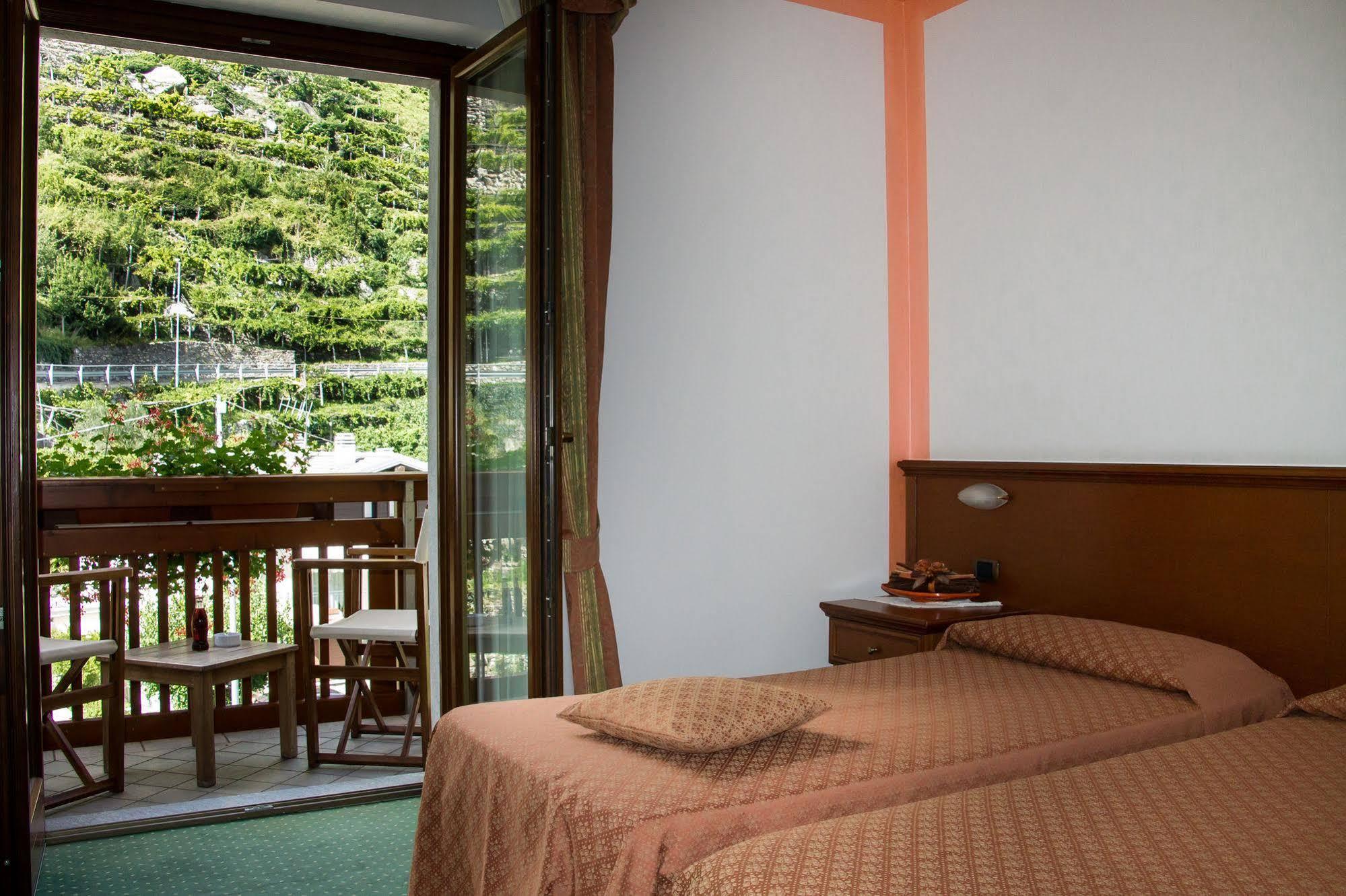 Crabun Hotel Pont-Saint-Martin Exteriör bild